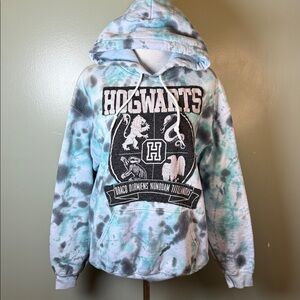 Unisex Tye dye hooded sweatshirt with hogwarts patch